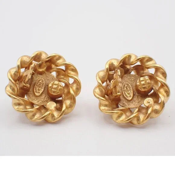 CHANEL CC Logo Imitation Pearl Round Button Earrings 94P Clip-On GHW 67RF630